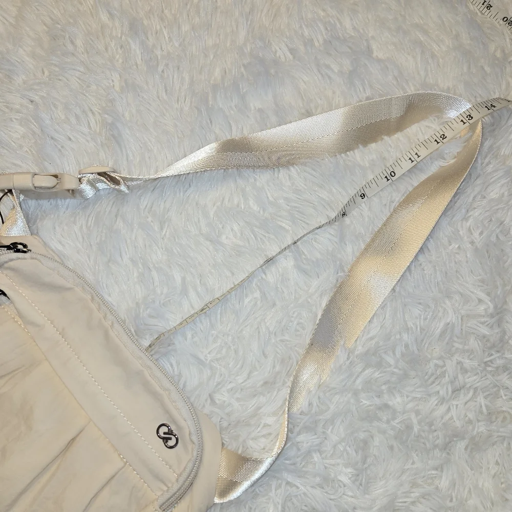 Calia By Carrie Underwood Textured Waist Pack - Picture 5 of 8